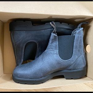 Brand New Blundstones Women's size 9 Suede Steel Grey